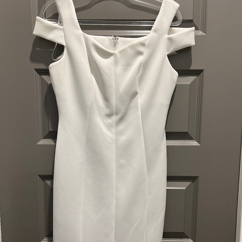 Calvin Klein Size 10 Cutout Sleeveless White Sheath Dress LIKE NEW